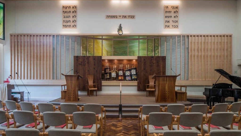 Inside the Wimbledon Synagogue